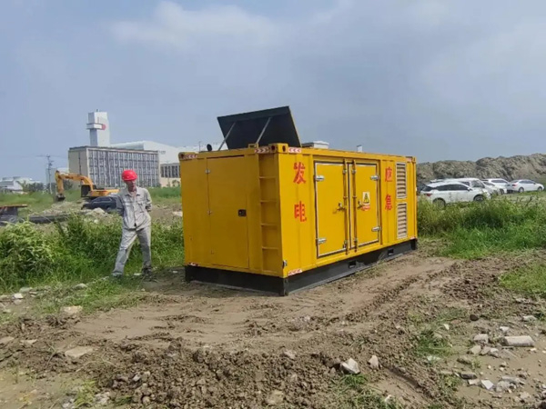 合江200KW柴油发电机机组每小时的油耗量受哪些因素影响？