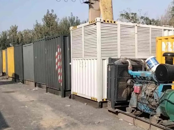 合江200KW柴油发电机机组每小时油耗是多少？